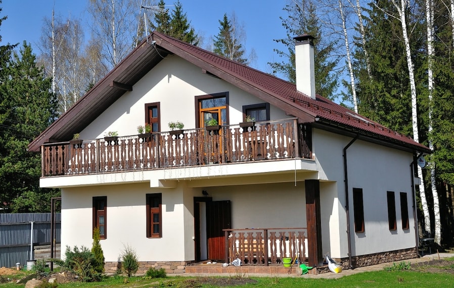 Дома с балконом