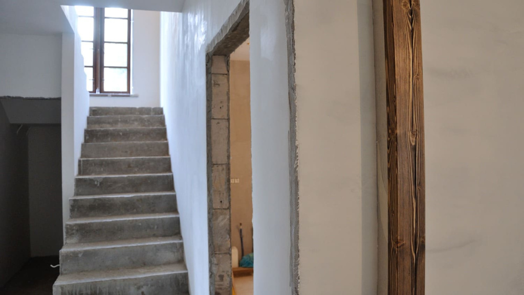 Цена за монтаж монолитной межэтажной лестницы под ключ