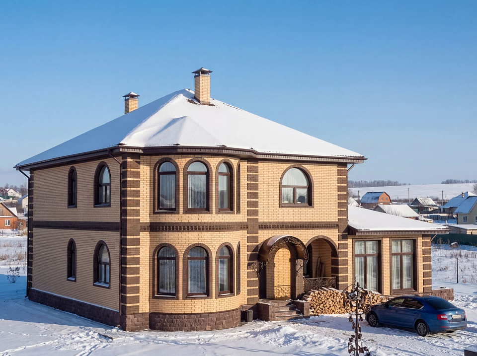 Дом из щелевого кирпича Жаворонки 1 двухэтажный 13х13